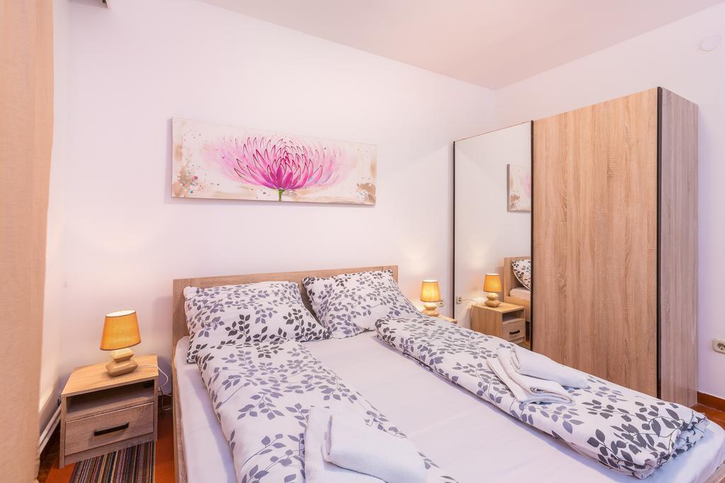 Bed & Breakfast La Fontana מדולין מראה חיצוני תמונה
