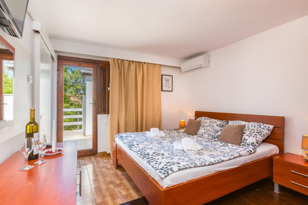 Bed & Breakfast La Fontana מדולין מראה חיצוני תמונה