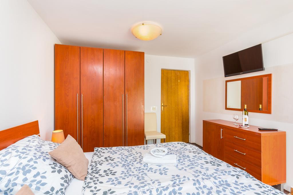 Bed & Breakfast La Fontana מדולין מראה חיצוני תמונה